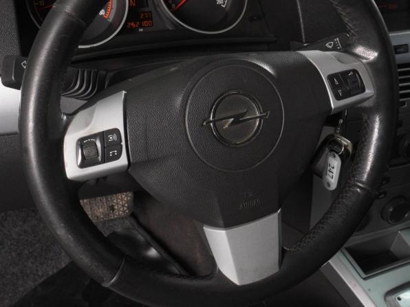 Opel Astra H Рестайлинг с пробегом 2011 года, цена 539 000 рублей, 252100 км, хэтчбек, Автокод Объявления
