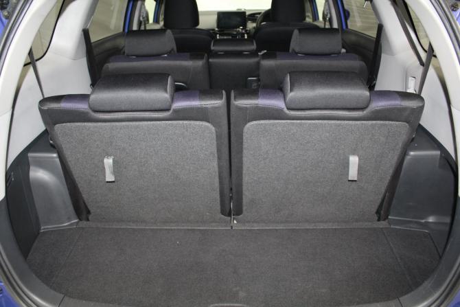 Toyota Wish II Рестайлинг с пробегом 2012 года, цена 1 229 000 рублей, 158000 км, минивэн, Автокод Объявления