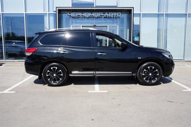 Nissan Pathfinder IV с пробегом 2015 года, цена 1 740 000 рублей, 151800 км, внедорожник, Автокод Объявления