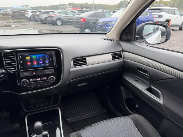 Mitsubishi Outlander III Рестайлинг 3 с пробегом 2018 года, цена 1 475 000 рублей, 235000 км, внедорожник, Автокод Объявления