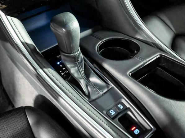 Toyota Avalon V с пробегом 2022 года, цена 3 120 000 рублей, 77124 км, седан, Автокод Объявления