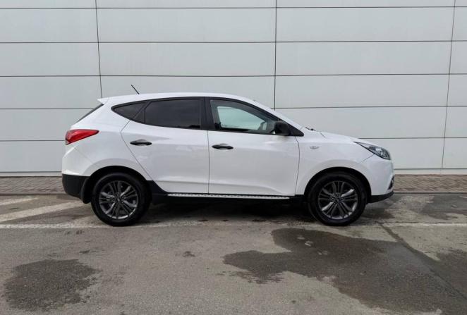 Hyundai ix35 I Рестайлинг с пробегом 2014 года, цена 930 000 рублей, 330258 км, внедорожник, Автокод Объявления