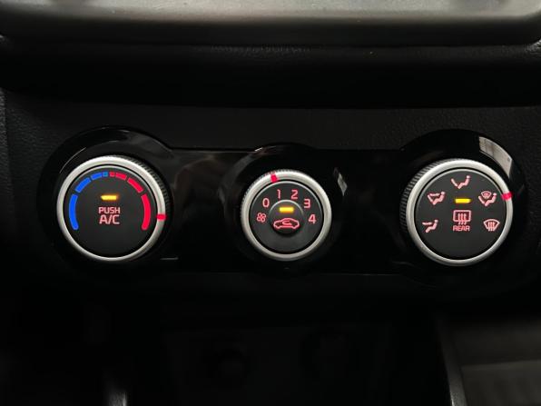 Kia Rio III Рестайлинг с пробегом 2015 года, цена 945 000 рублей, 65467 км, хэтчбек, Автокод Объявления