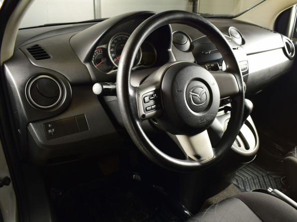 Mazda 2 II Рестайлинг (DE2) с пробегом 2011 года, цена 799 995 рублей, 163274 км, хэтчбек, Автокод Объявления