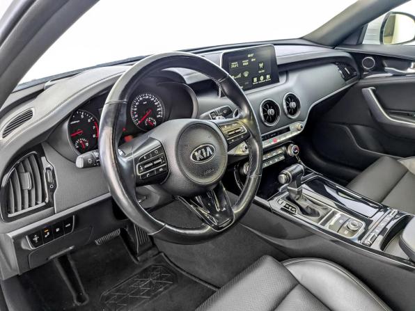 Kia Stinger I с пробегом 2018 года, цена 2 690 000 рублей, 93683 км, лифтбек, Автокод Объявления