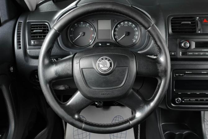 Skoda Fabia II Рестайлинг с пробегом 2011 года, цена 589 000 рублей, 286000 км, хэтчбек, Автокод Объявления