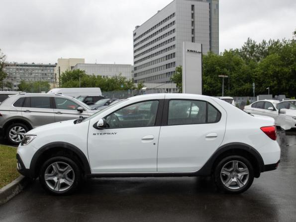 Renault Logan II Рестайлинг с пробегом 2022 года, цена 1 403 000 рублей, 7378 км, седан, Автокод Объявления