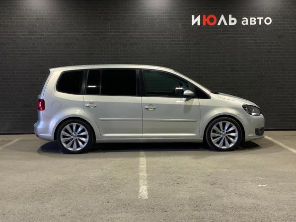 Volkswagen Touran I Рестайлинг 2 с пробегом 2010 года, цена 890 000 рублей, 172704 км, компактвэн, Автокод Объявления