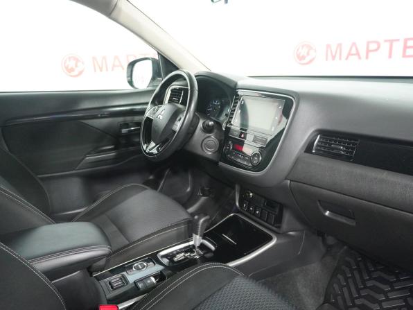 Mitsubishi Outlander III Рестайлинг 3 с пробегом 2019 года, цена 1 969 000 рублей, 192203 км, внедорожник, Автокод Объявления