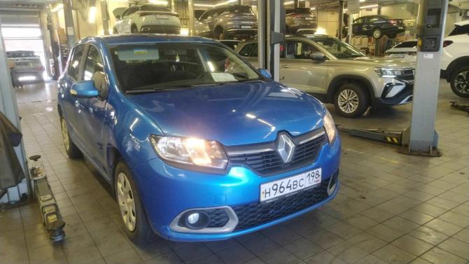Renault Sandero II с пробегом 2015 года, цена 690 000 рублей, 137219 км, хэтчбек, Автокод Объявления