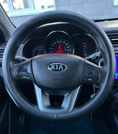 Kia Rio III с пробегом 2013 года, цена 680 000 рублей, 304341 км, седан, Автокод Объявления
