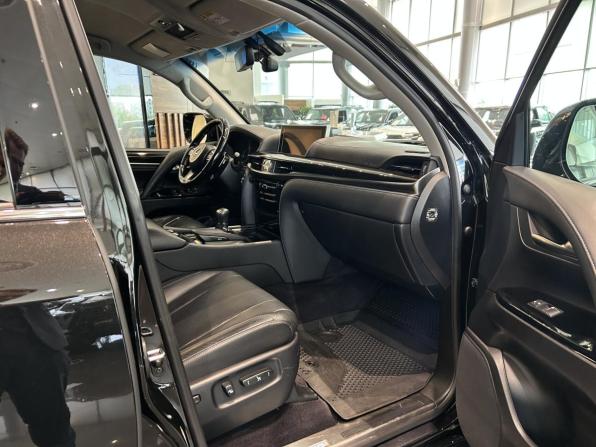 Lexus LX III Рестайлинг 2 с пробегом 2017 года, цена 7 699 000 рублей, 107954 км, внедорожник, Автокод Объявления