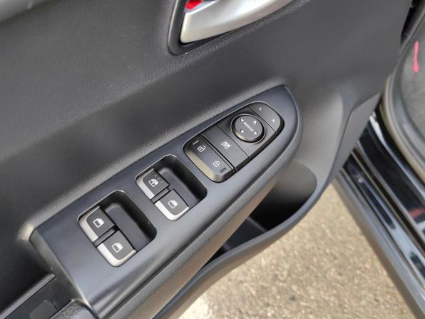 Kia Rio IV Рестайлинг с пробегом 2021 года, цена 1 465 000 рублей, 151313 км, хэтчбек, Автокод Объявления