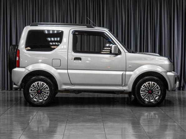 Suzuki Jimny III Рестайлинг 2 с пробегом 2013 года, цена 1 299 000 рублей, 81623 км, внедорожник, Автокод Объявления