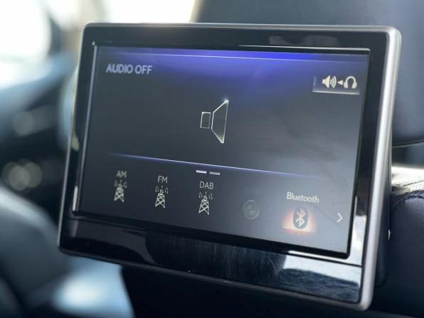 Lexus LX III Рестайлинг 2 с пробегом 2016 года, цена 5 449 000 рублей, 219620 км, внедорожник, Автокод Объявления