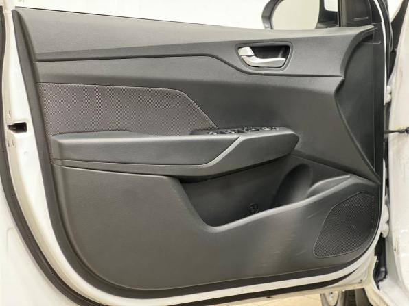 Hyundai Solaris II Рестайлинг с пробегом 2021 года, цена 1 699 000 рублей, 74000 км, седан, Автокод Объявления