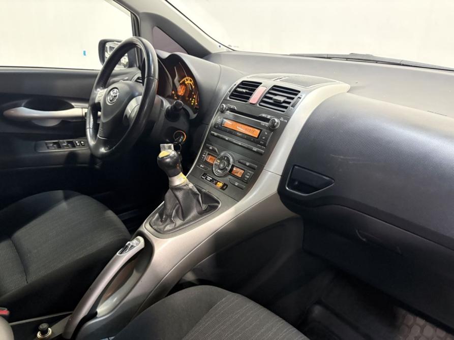 Toyota Auris I Курск  - изображение 7
