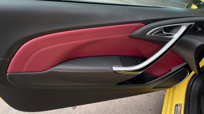 Opel Astra J Рестайлинг с пробегом 2013 года, цена 899 000 рублей, 139000 км, хэтчбек, Автокод Объявления