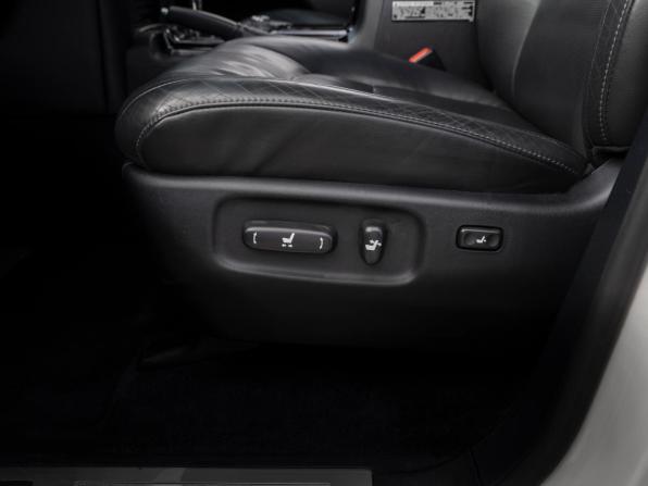 Toyota Land Cruiser 200 Series Рестайлинг 2 с пробегом 2017 года, цена 5 800 000 рублей, 197309 км, внедорожник, Автокод Объявления