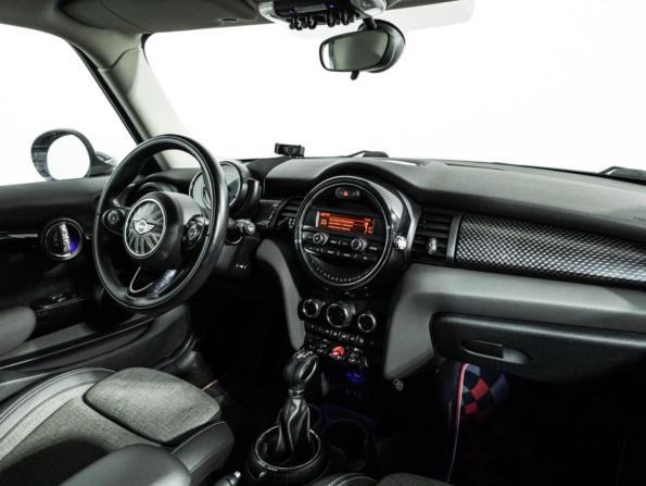 Mini Hatch III (F55/F56) с пробегом 2015 года, цена 2 099 700 рублей, 70568 км, хэтчбек, Автокод Объявления