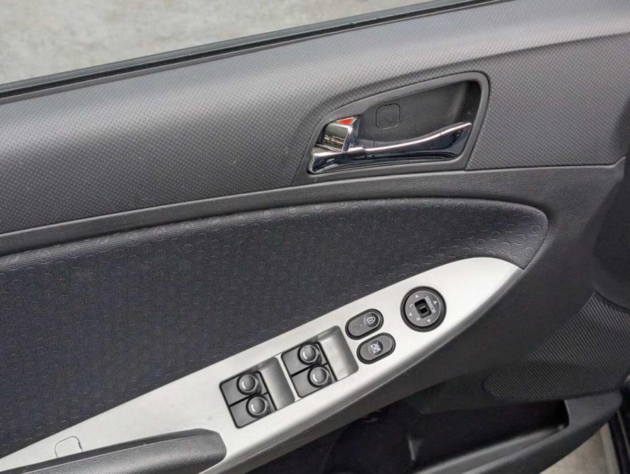 Hyundai Solaris I Москва  - изображение 9