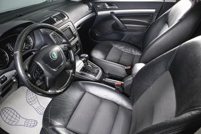Skoda Octavia II (A5) Рестайлинг с пробегом 2012 года, цена 899 000 рублей, 160000 км, лифтбек, Автокод Объявления