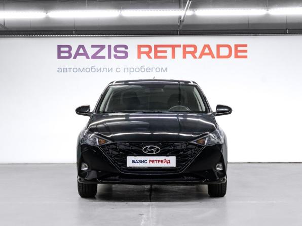 Hyundai Solaris II Рестайлинг с пробегом 2021 года, цена 1 680 000 рублей, 77637 км, седан, Автокод Объявления