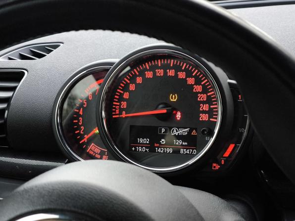Mini Clubman II Рестайлинг с пробегом 2019 года, цена 1 970 000 рублей, 142185 км, универсал, Автокод Объявления