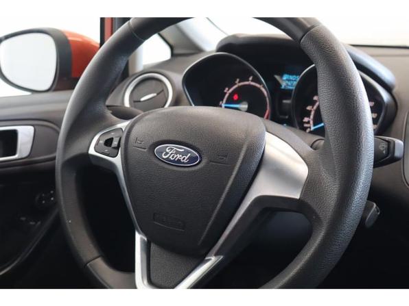 Ford Fiesta Mk6 Рестайлинг с пробегом 2015 года, цена 849 000 рублей, 123963 км, хэтчбек, Автокод Объявления
