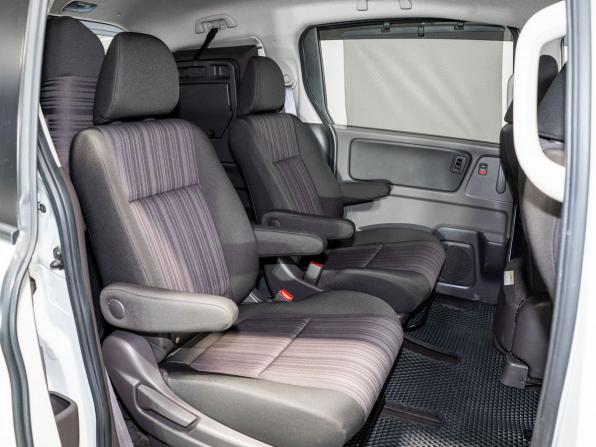 Honda Freed II с пробегом 2018 года, цена 1 415 000 рублей, 130210 км, компактвэн, Автокод Объявления