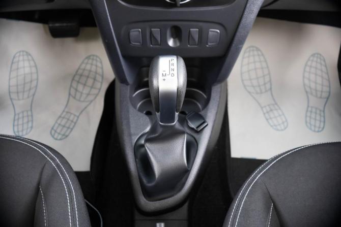 Renault Sandero II Рестайлинг с пробегом 2021 года, цена 1 299 000 рублей, 116727 км, хэтчбек, Автокод Объявления