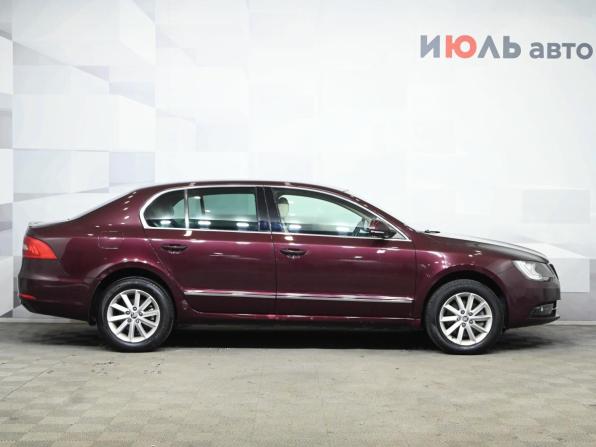 Skoda Superb II Рестайлинг с пробегом 2014 года, цена 1 000 000 рублей, 297873 км, лифтбек, Автокод Объявления