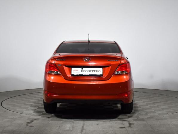 Hyundai Solaris I Рестайлинг с пробегом 2015 года, цена 925 000 рублей, 122000 км, седан, Автокод Объявления