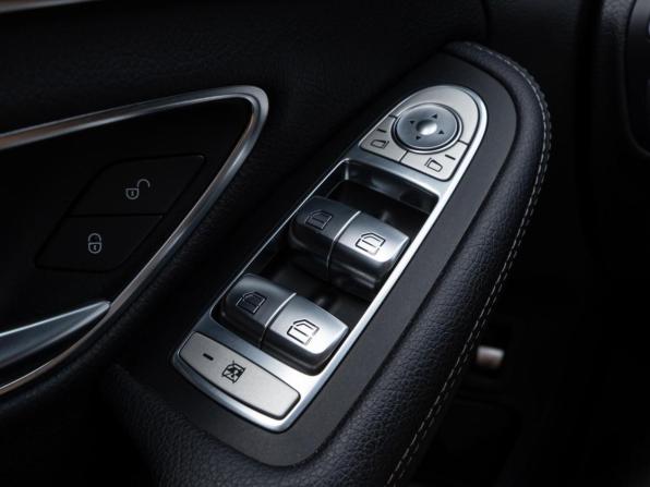 Mercedes-Benz C-Класс IV (W205) Рестайлинг с пробегом 2018 года, цена 2 470 000 рублей, 130709 км, седан, Автокод Объявления