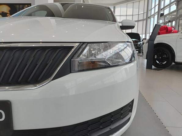 Skoda Rapid I Рестайлинг с пробегом 2018 года, цена 1 430 000 рублей, 89234 км, лифтбек, Автокод Объявления