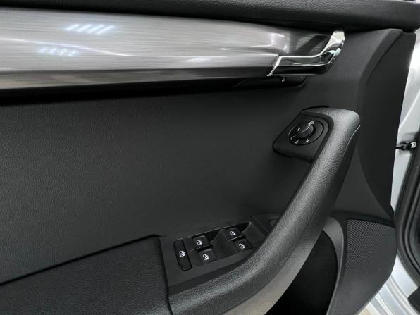 Skoda Octavia III (A7) Рестайлинг с пробегом 2020 года, цена 2 430 000 рублей, 39825 км, лифтбек, Автокод Объявления