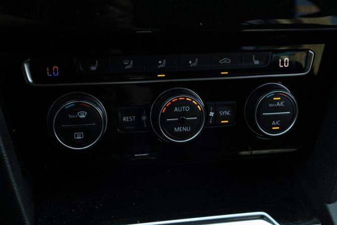 Volkswagen Passat B8 с пробегом 2016 года, цена 1 670 000 рублей, 266958 км, универсал, Автокод Объявления