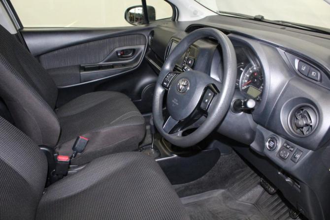 Toyota Vitz III (XP130) Рестайлинг 2 с пробегом 2019 года, цена 895 000 рублей, 132948 км, хэтчбек, Автокод Объявления