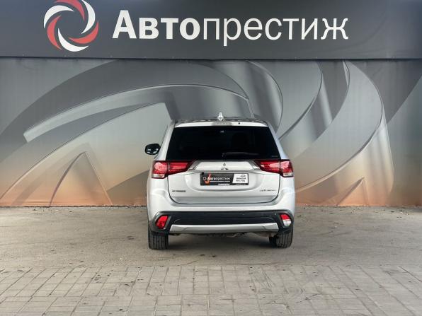 Mitsubishi Outlander III Рестайлинг 2 с пробегом 2017 года, цена 1 690 000 рублей, 156200 км, внедорожник, Автокод Объявления
