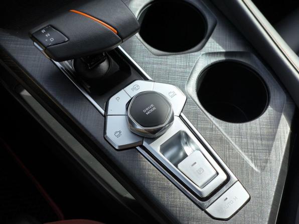 Changan UNI-V I с пробегом 2024 года, цена 2 390 000 рублей, 39840 км, лифтбек, Автокод Объявления