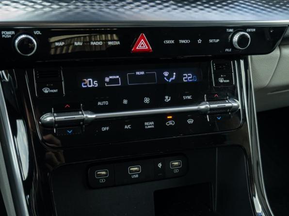 Kia Carnival IV с пробегом 2022 года, цена 4 710 000 рублей, 26450 км, минивэн, Автокод Объявления