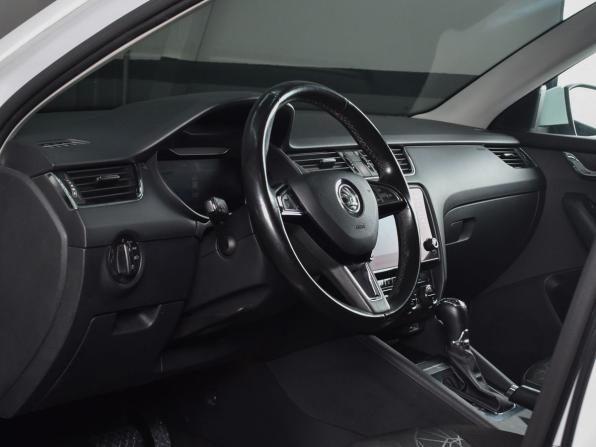 Skoda Octavia III (A7) Рестайлинг с пробегом 2019 года, цена 1 314 995 рублей, 214606 км, лифтбек, Автокод Объявления