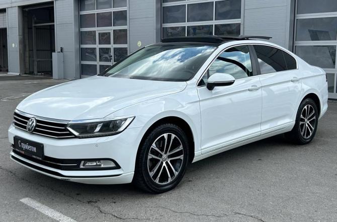 Volkswagen Passat B8 с пробегом 2018 года, цена 1 920 000 рублей, 161000 км, седан, Автокод Объявления