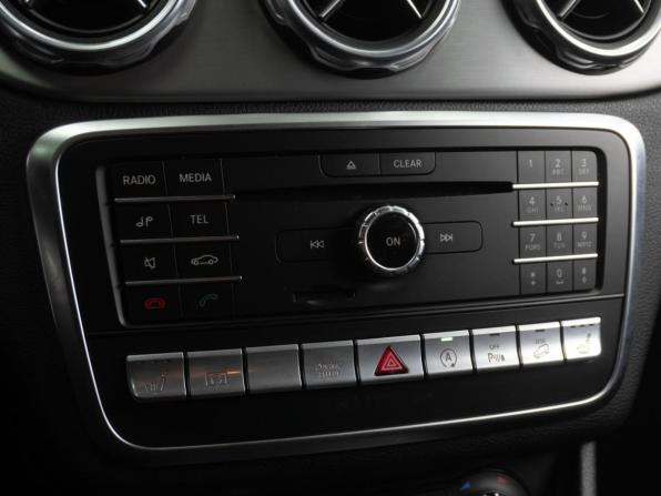 Mercedes-Benz GLA I (X156) Рестайлинг с пробегом 2018 года, цена 2 399 000 рублей, 130687 км, внедорожник, Автокод Объявления