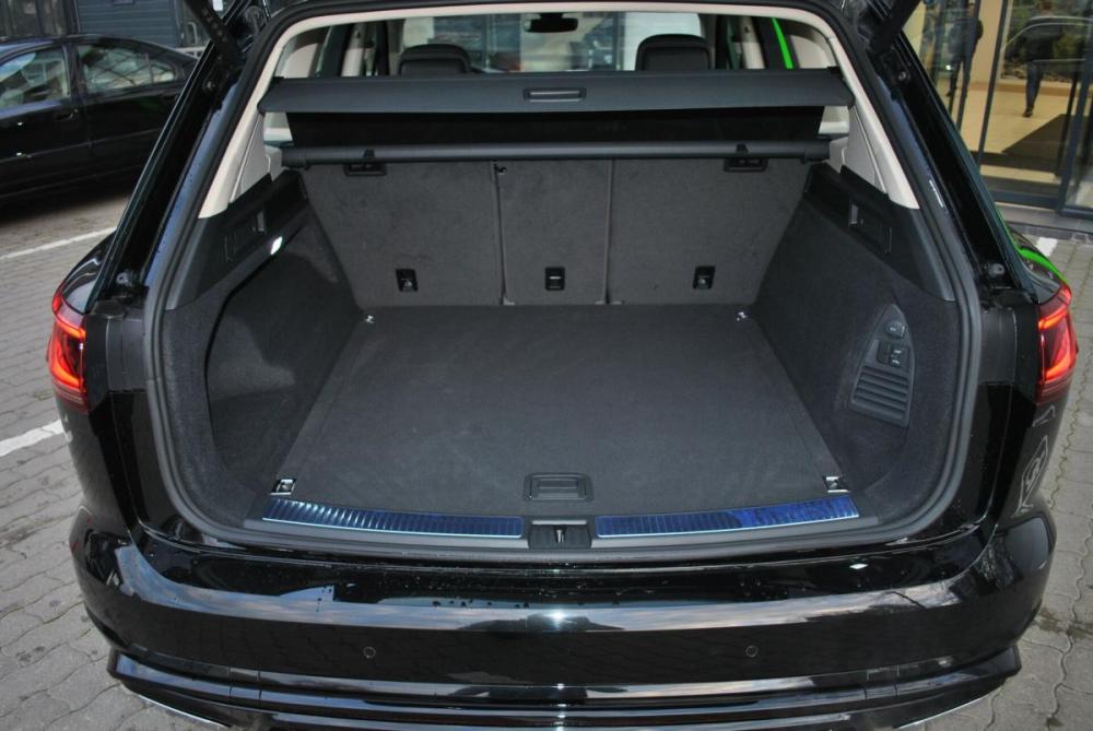 Volkswagen Touareg III Рестайлинг Москва  - изображение 12
