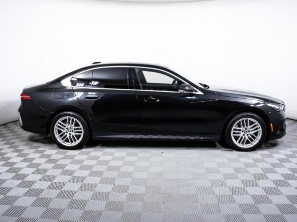 BMW 5 серии VIII (G60/G61/G68) с пробегом 2023 года, цена 6 316 000 рублей, 45660 км, седан, Автокод Объявления
