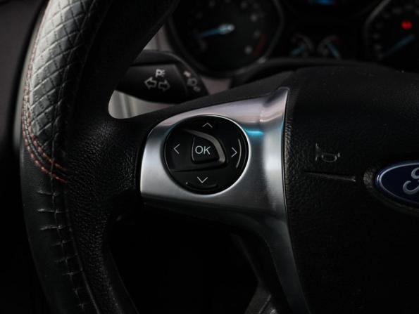 Ford Focus III с пробегом 2015 года, цена 878 000 рублей, 171863 км, хэтчбек, Автокод Объявления