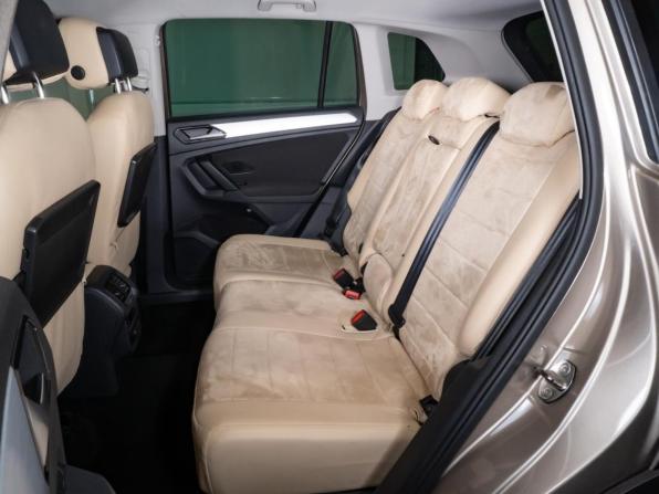 Volkswagen Tiguan II с пробегом 2017 года, цена 2 200 000 рублей, 157843 км, внедорожник, Автокод Объявления