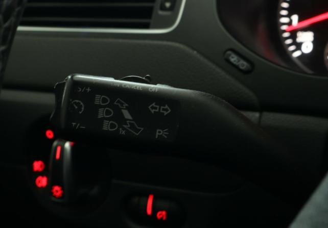 Volkswagen Jetta VI с пробегом 2014 года, цена 1 049 000 рублей, 186700 км, седан, Автокод Объявления