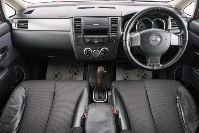 Nissan Tiida I с пробегом 2005 года, цена 449 000 рублей, 262144 км, хэтчбек, Автокод Объявления